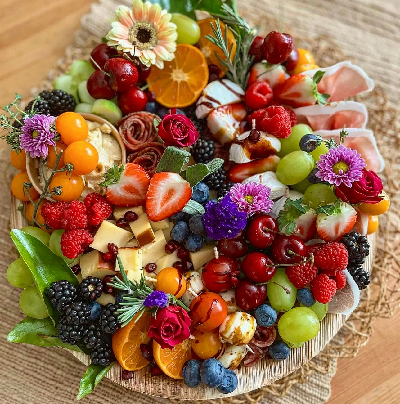 12 Inch Round Disposable Palm Leaf Trays