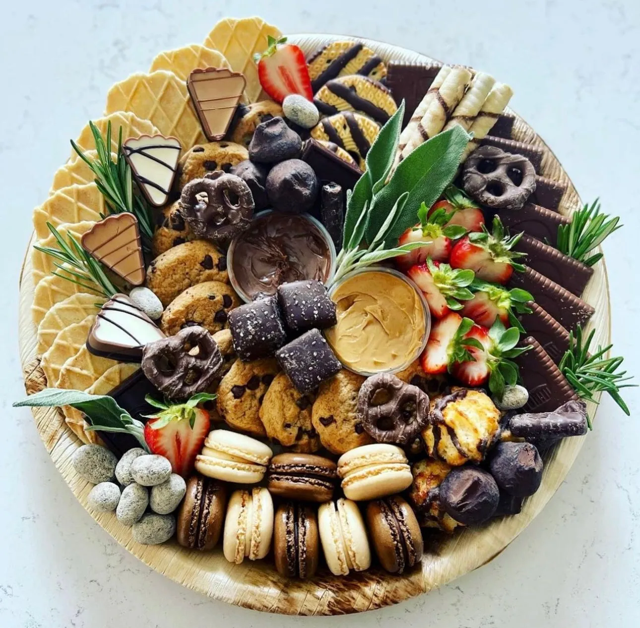 12 Inch Round Disposable Palm Leaf Trays