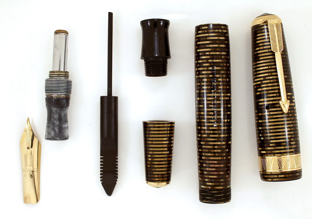 1941 PARKER GOLDEN PEARL SENIOR MAXIMA VACUMATIC WITH F to BBB  2.81MM FLEXIBLE NIB IN RESTORED CONDITION
