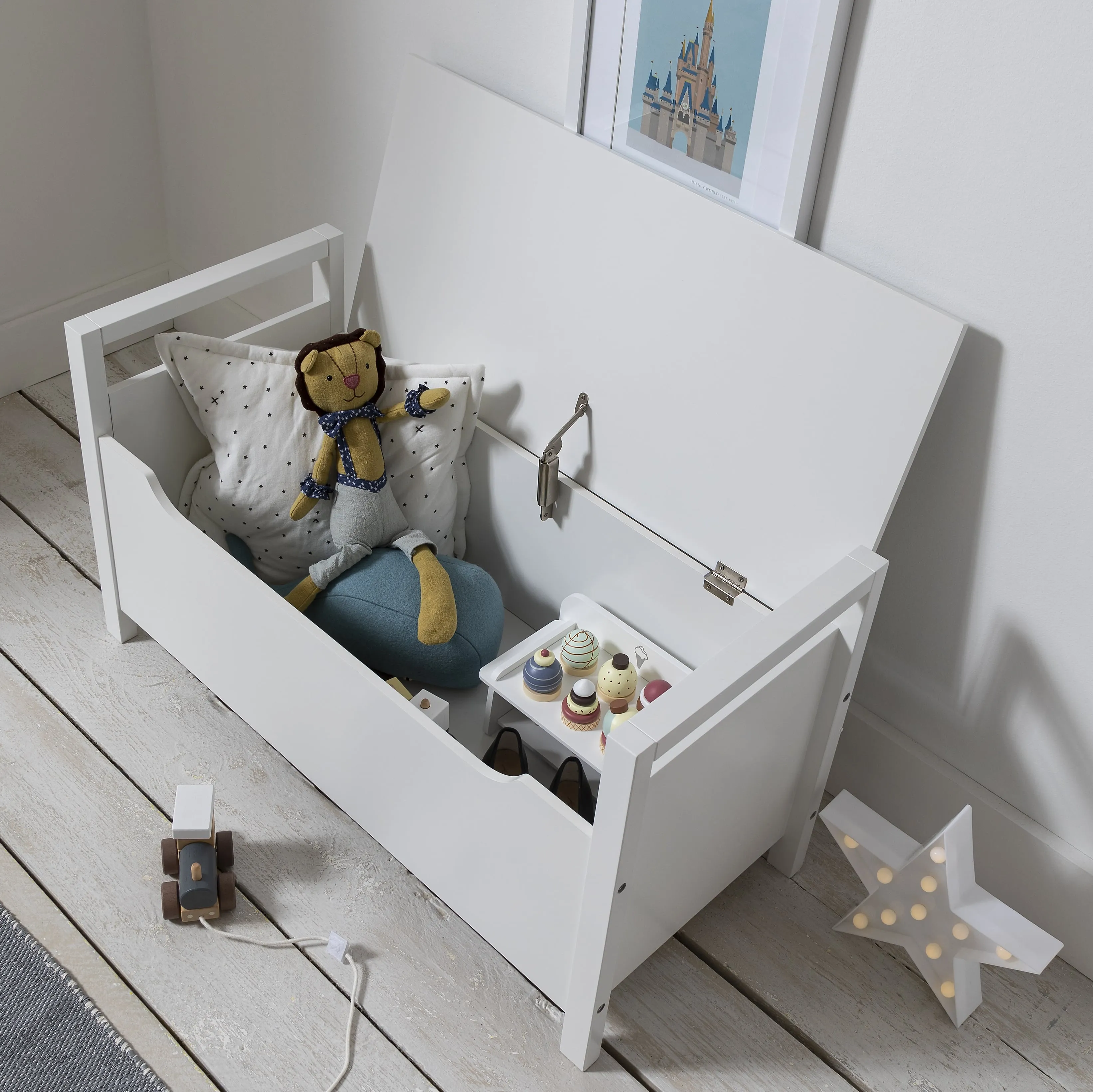 Osman Toy Box with Cushion in Classic White
